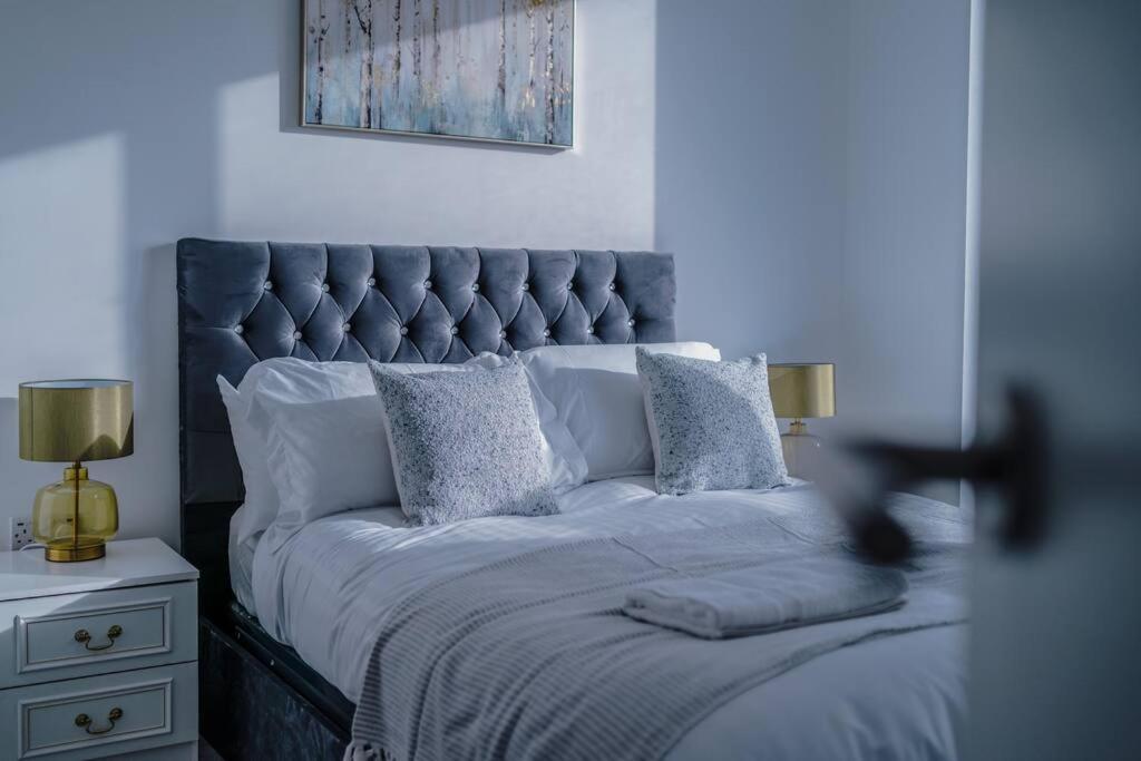 Stunning 2-Bed Premium Apartment - Free Wi-Fi プレストン エクステリア 写真
